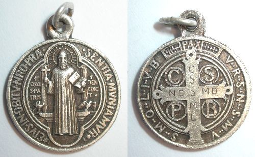 La Médaille de Saint Benoît ! Photo_11