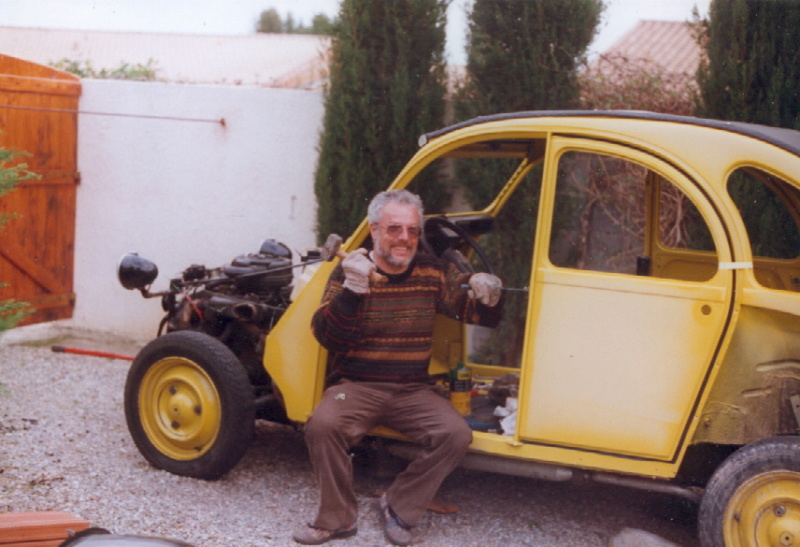 pour les amoureux des 2cv Autos_82