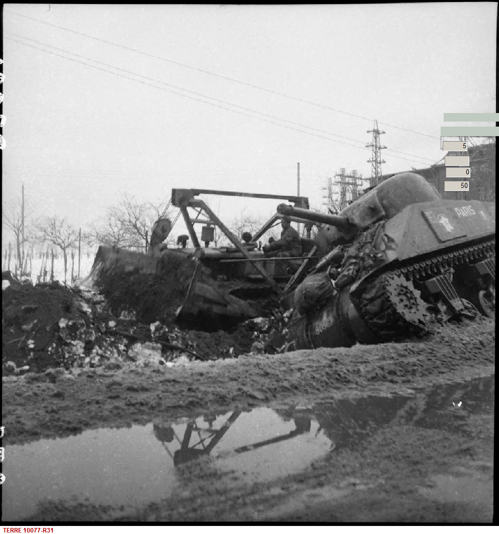 Chars Shermans des régiments d'artillerie Paris_13