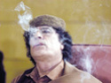 معمر القذافي  يستخدم المصريين دروعاً  بشرية Elqaza10