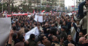 أهالى شهداء الإسكندرية يقتحمون قسم "العطارين" لإعتراضهم على قرار الإفراج عن الضباط S2201112