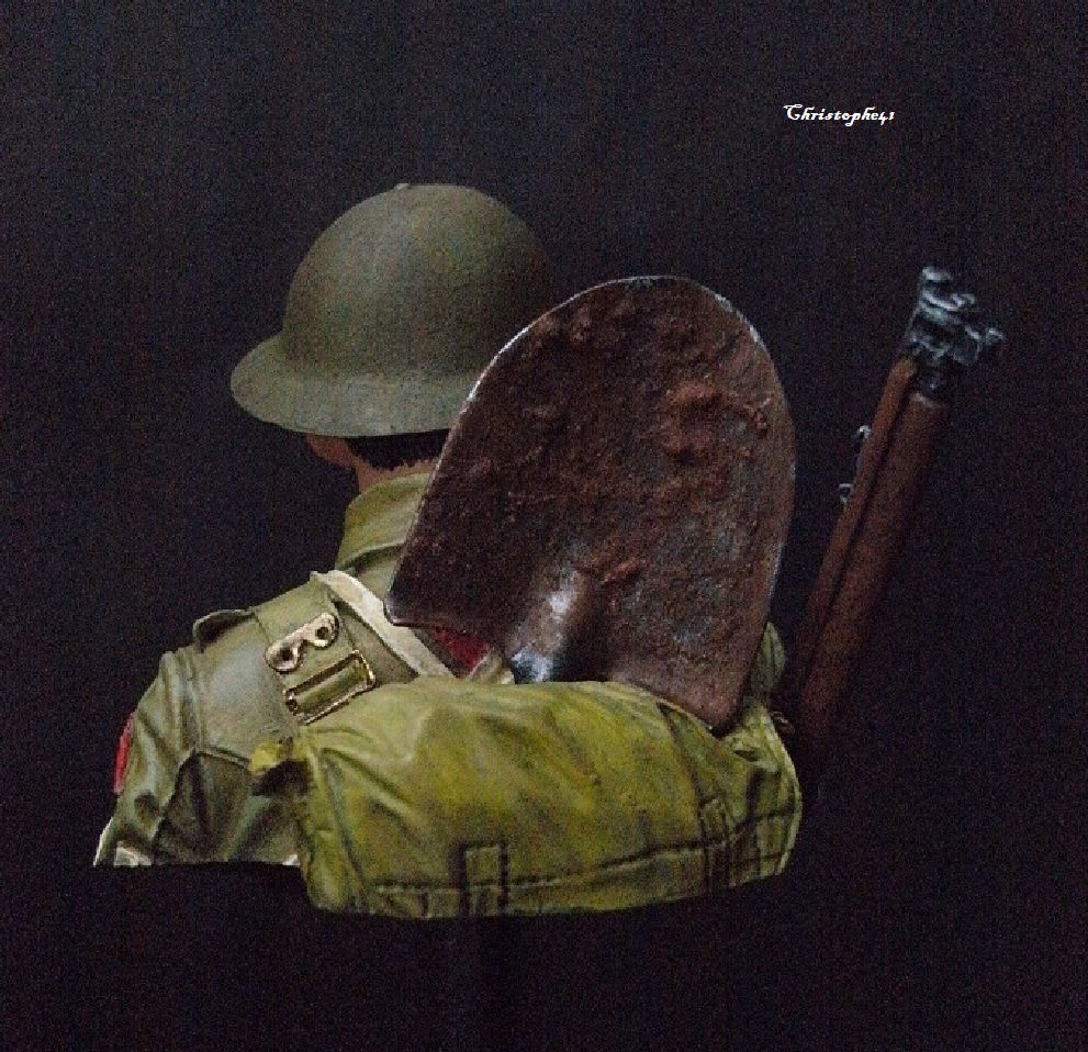 *1/10 Tommy sur la Somme en 1916 - Young Miniatures - Page 3 Pict5619