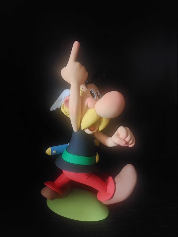 Figurine Asterix "Par Toutatis" Fariboles exclusivité boutique Astérix  20230121
