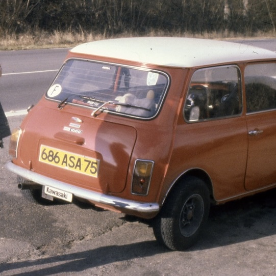 Personne n'a une Mini Austine qui traine ? 19810110