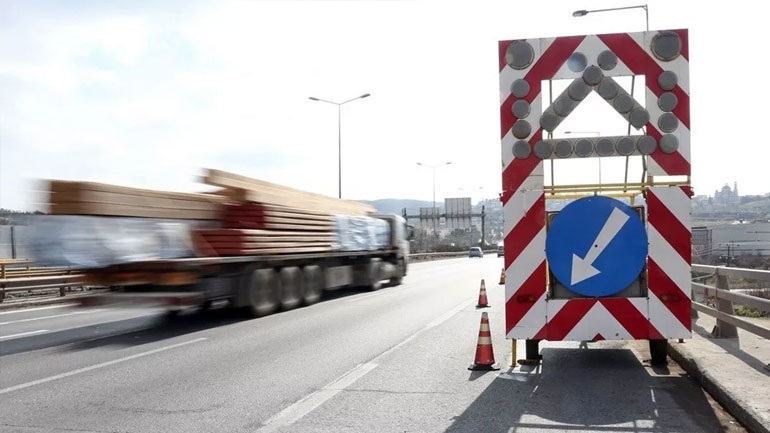 Διακοπή κυκλοφορίας σε τμήμα της Εθνικής Οδού Θεσσαλονίκης-Μουδανιών λόγω εργασιών 25936510