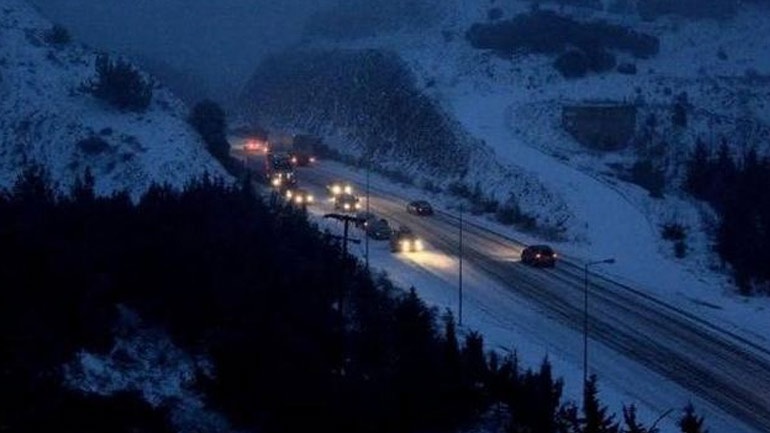 Φθιώτιδα: Έντονη χιονόπτωση και εγκλωβισμένα οχήματα προς Δομοκό  26233310