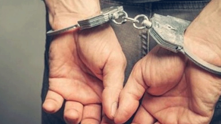 Στη φυλακή 40χρονος που απείλησε με σουγιά γιατρό στην Κάλυμνο 27570110
