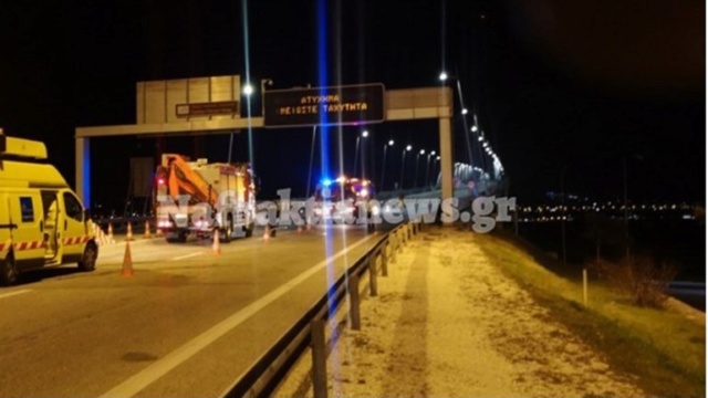 Γέφυρα Ρίου - Αντιρρίου: Αυτοκίνητο ανετράπη λίγο μετά τα διόδια  28088810