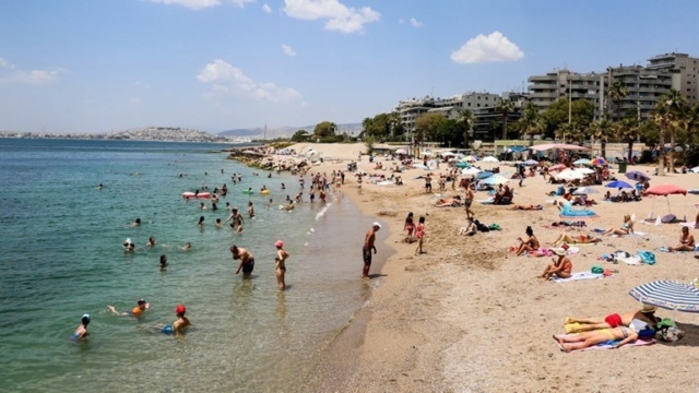 Έρευνα: «Ναι» στις καλοκαιρινές διακοπές λέει το 50% των Ελλήνων-Που και πότε θα πάνε 28580410