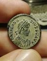 Decargiro de Teodosio I. GLORIA ROMANORVM. Emperador con lábaro entre cruces. Constantinopla Img_2220