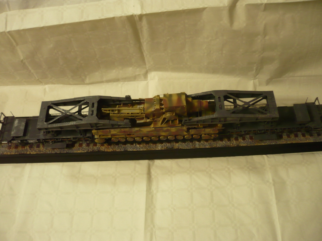 Morser Karl-Gerat 040/041 c железнодорожным составом 1:35 от Trumpeter 2210