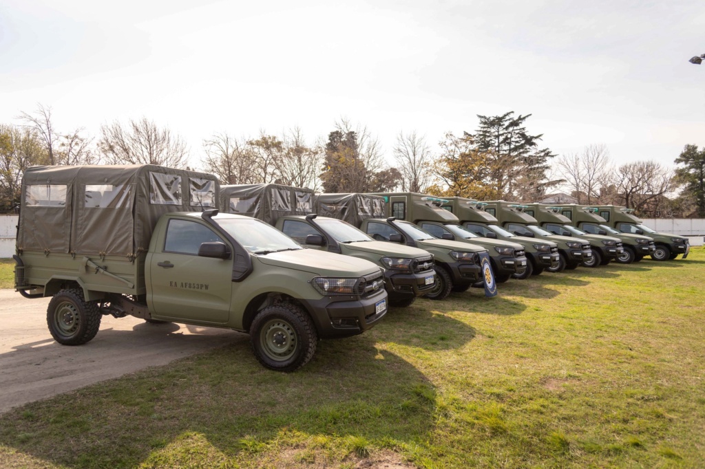 Presentación de  armamento y más de 300 vehículos. Armame16