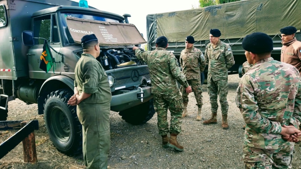 EJERCICIOS DEL EJERCITO ARGENTINO - Página 14 Ea1115