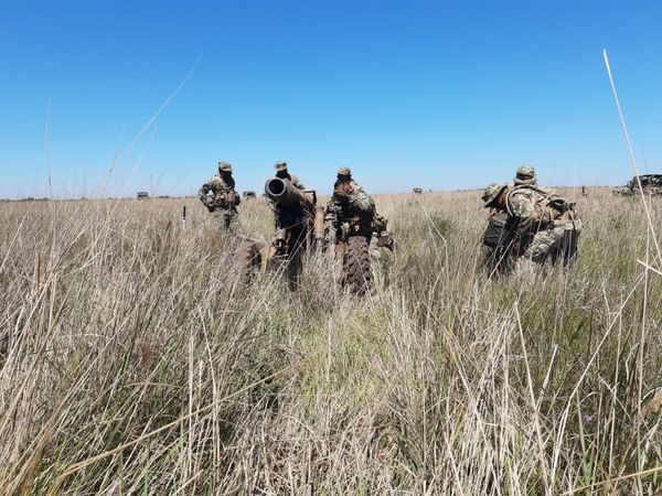 EJERCICIOS DEL EJERCITO ARGENTINO - Página 13 Ea367