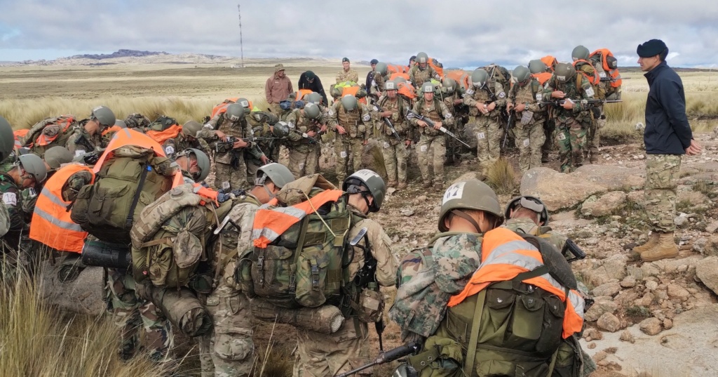 EJERCICIOS DEL EJERCITO ARGENTINO - Página 18 Ej25