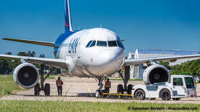 FAdeA recibió un A319 de LATAM para mantenimiento Fadea114