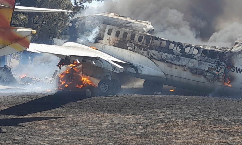  Incendio en el Arsenal Aeronaval Comandante Espora. Incend19