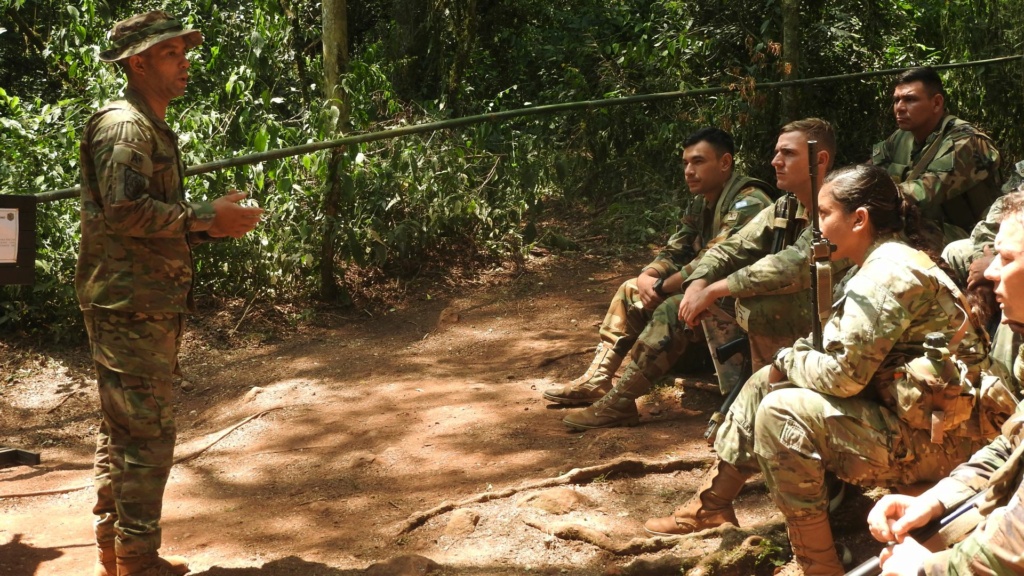 EJERCICIOS DEL EJERCITO ARGENTINO - Página 17 Monte16