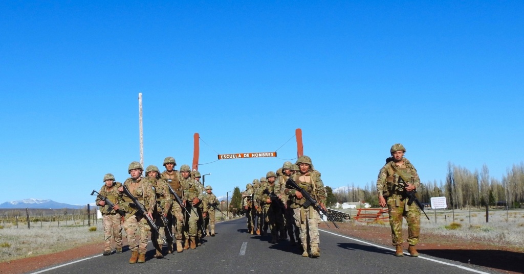 EJERCICIOS DEL EJERCITO ARGENTINO - Página 21 Neuque22