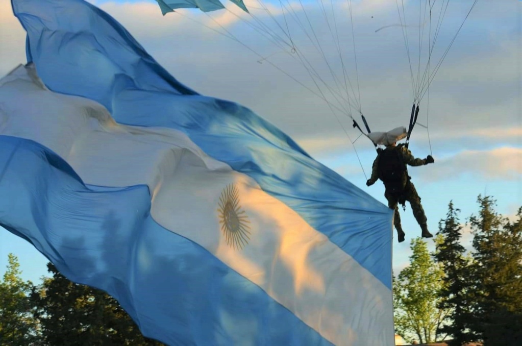 Noticias del ejercito Argentino - Página 10 Paraca20