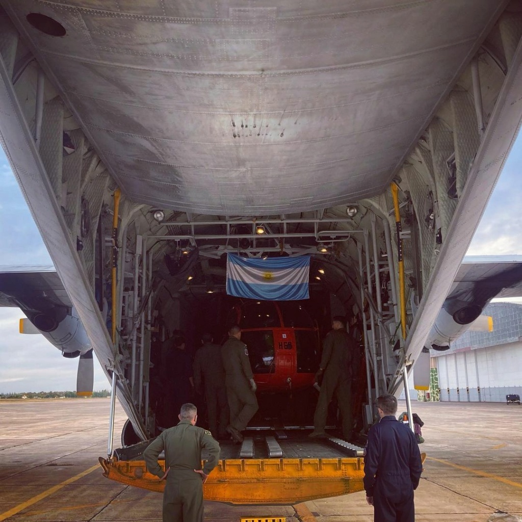 EJERCICIOS DE LA FUERZA AÉREA ARGENTINA - Página 4 Peru212