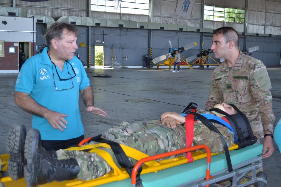 EJERCICIOS DE LA FUERZA AÉREA ARGENTINA - Página 4 Simula13