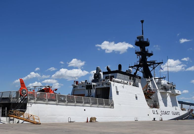 Estados Unidos envió un buque de la Guardia Costera a patrullar el Atlántico Sur “para contrarrestar la pesca ilegal” - Página 2 Uscg10