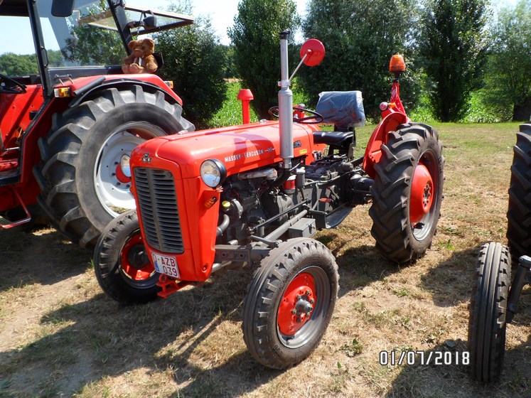 * "Les Tracteurs anciens (agricole)" - Page 3 Sam_4834