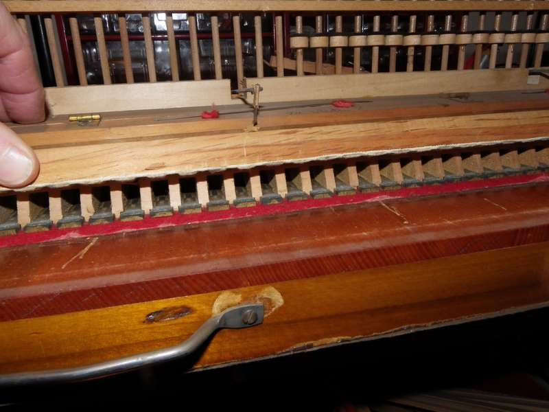 Harmonium aspirant ou reed-organ Needham New-York Imgp0028