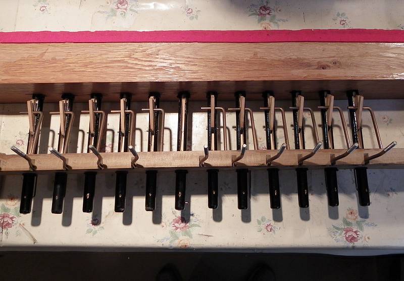 Harmonium aspirant ou reed-organ Needham New-York Imgp0038