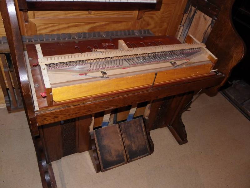 Harmonium aspirant ou reed-organ Needham New-York Imgp0056