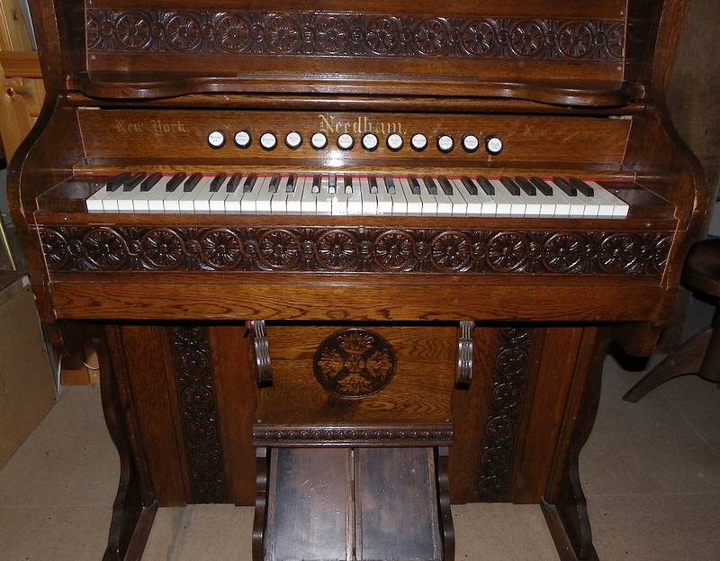 Harmonium aspirant ou reed-organ Needham New-York Imgp0062