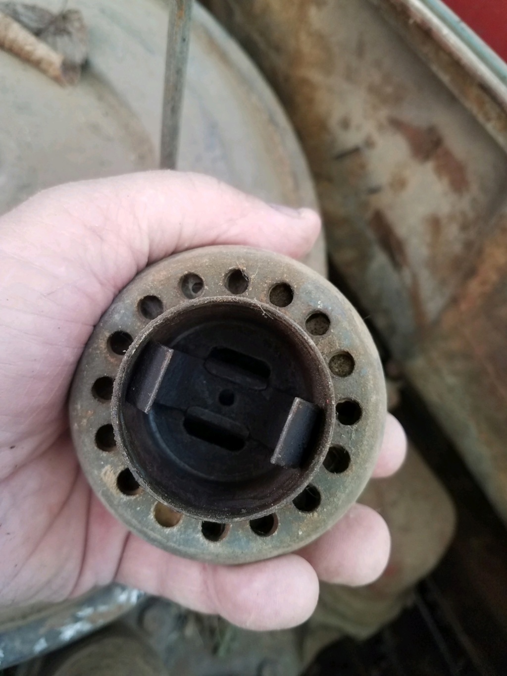 Correct valve cover breather for 318 5.2L Image010