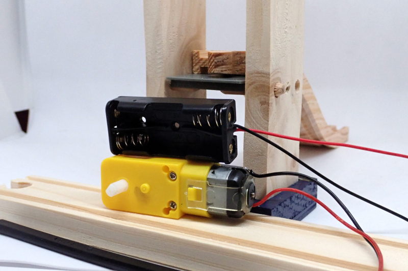 Loco « électrique » en 3D pour le train en bois BRIO - Page 3 Pc022010