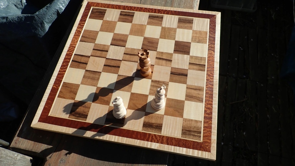 Pièces d'échecs à la CNC Platea10