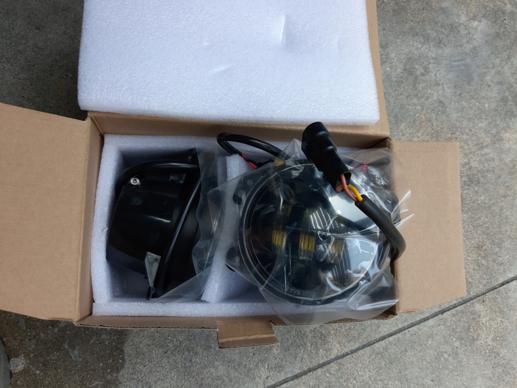 Fendinebbia LED installati su Wrangler JK III Serie New10