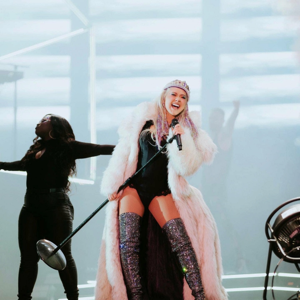 XtinaEnChile - Christina Aguilera - Σελίδα 24 Faems011