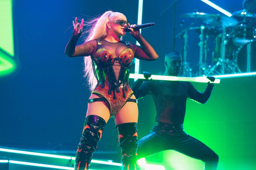 BritneyArmy - Christina Aguilera - Σελίδα 24 Fzcixl10