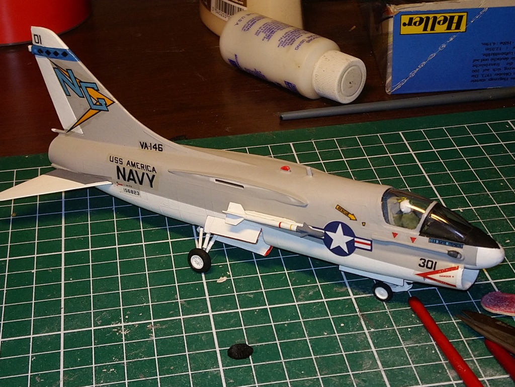  [ Airfix ] Corsair II US Navy - Fini - Page 2 Dsc_1339