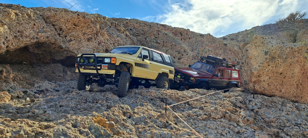 Toyota 4 Runner 1985 Trailfinder2 Rc4wd by WillysMB 2023-068
