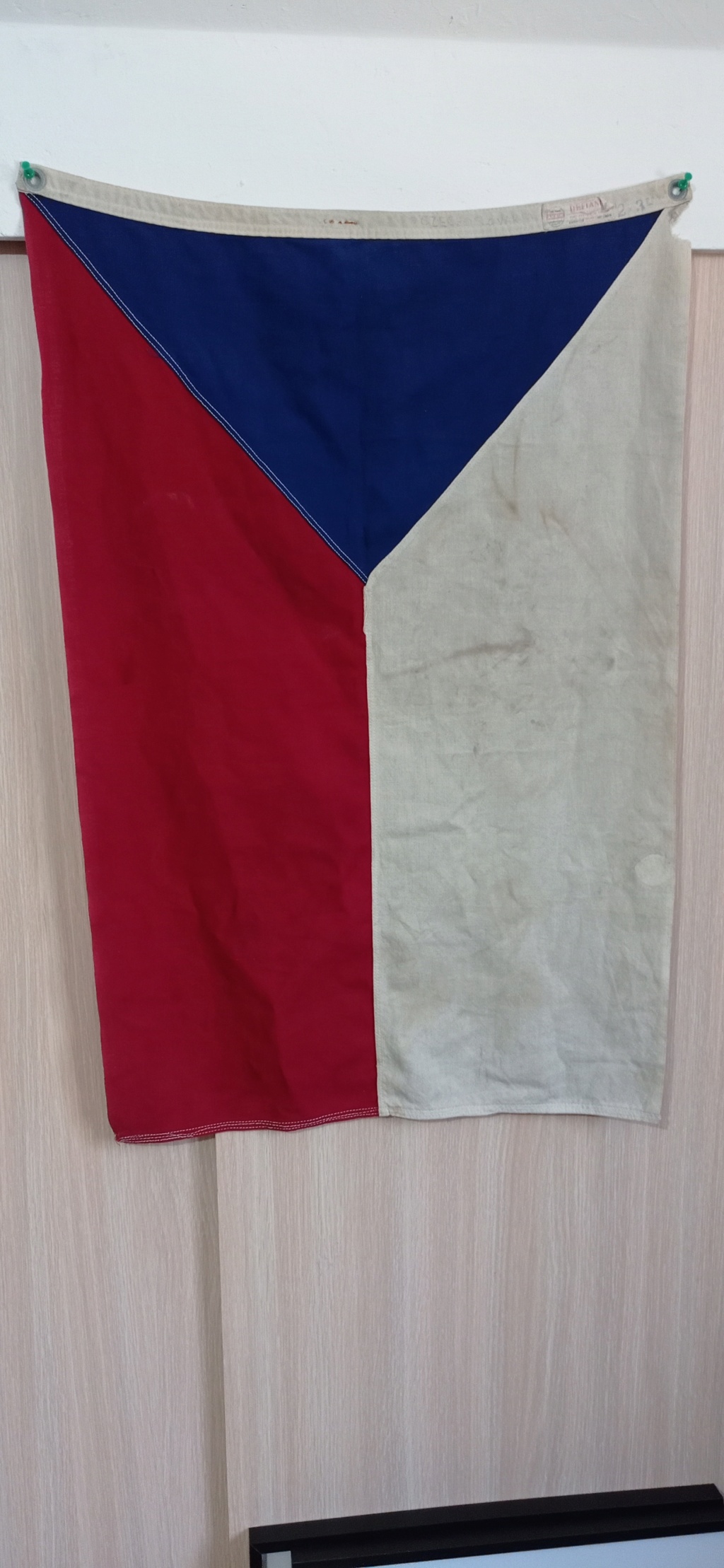 Ancien drapeau Tchécoslovaquie Img_2015
