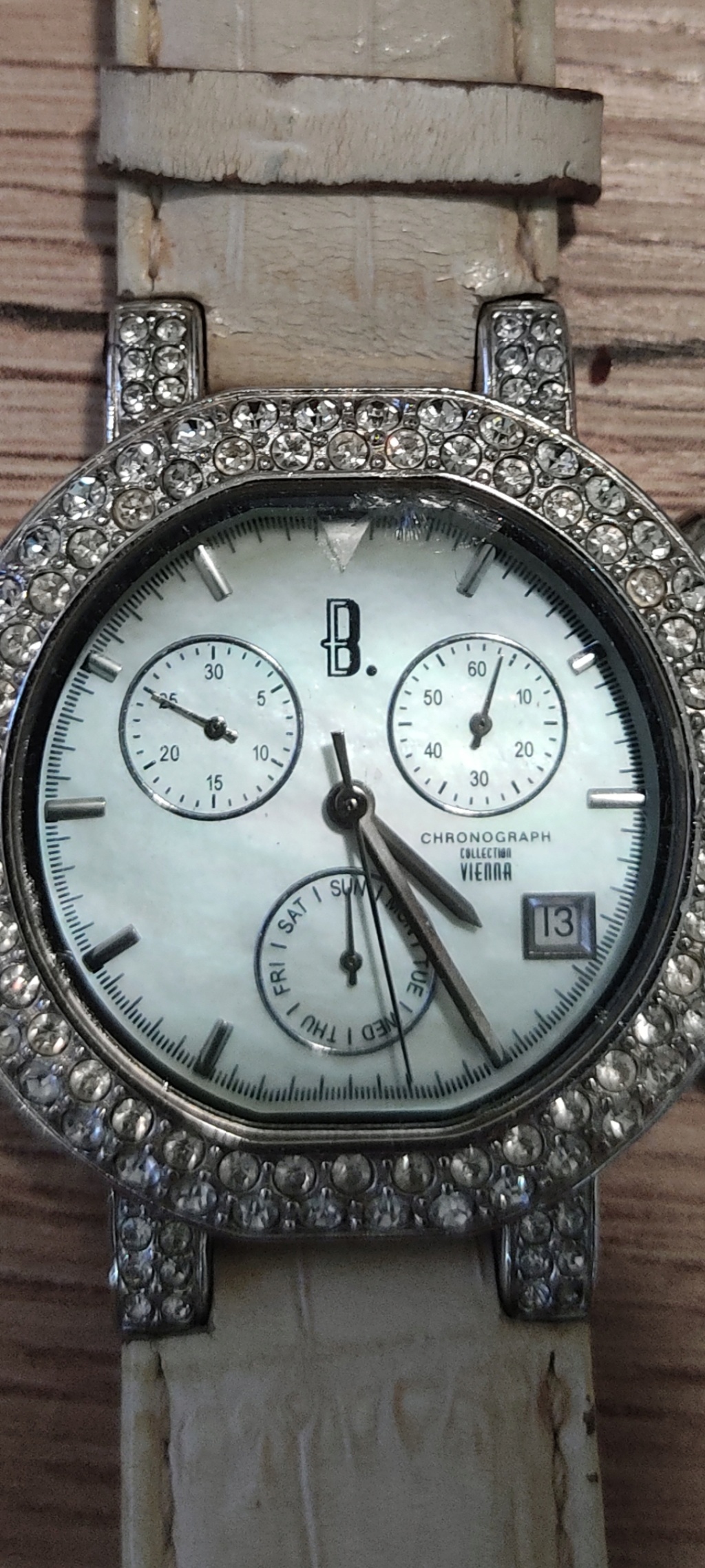 Victorinox - [Postez ICI les demandes de RENSEIGNEMENTS de vos montres à quartz] - Page 6 17066817