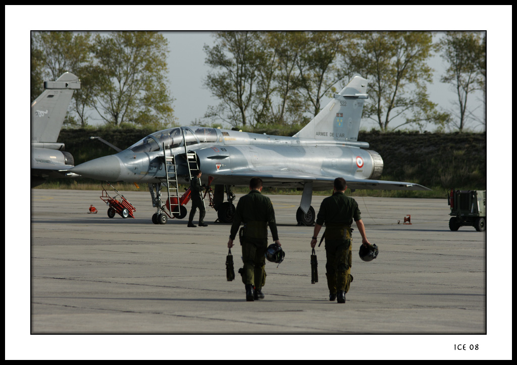 Mirage 2000 solo display............ la dernière - Page 3 Alpha_12