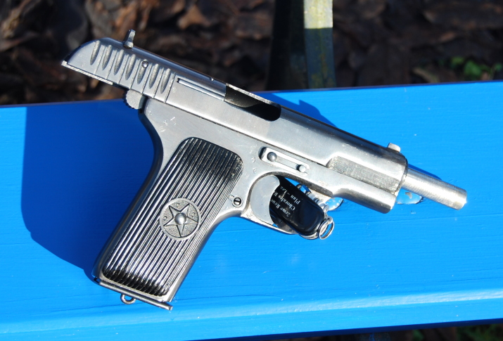 sovi��tiques - Armes de poing réglementaires russes et soviétiques Dsc_0093