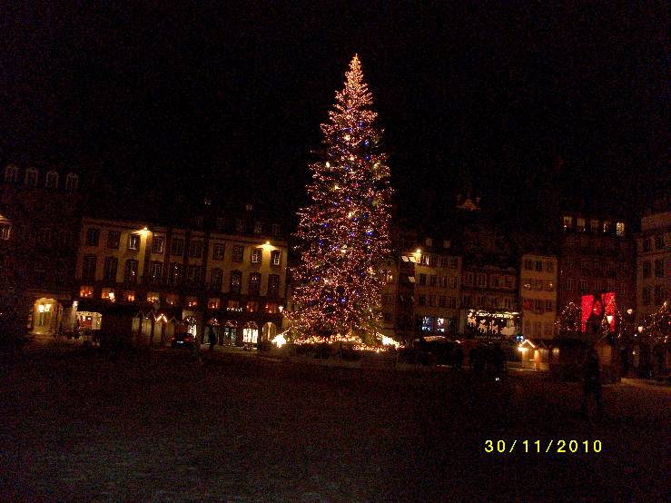 en ce mois decembre ,vos marchés de NOEL en photos  Illumi12