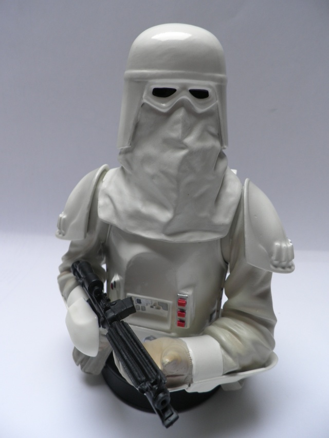 Snowtrooper Mini Bust - Page 2 023_co10