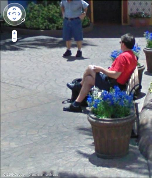 STREET VIEW : les gens en chaussettes noires ! - Page 3 Busch_11