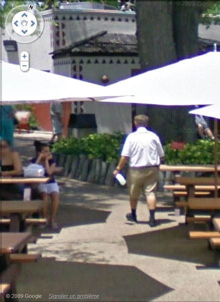 STREET VIEW : les gens en chaussettes noires ! - Page 3 Busch_14