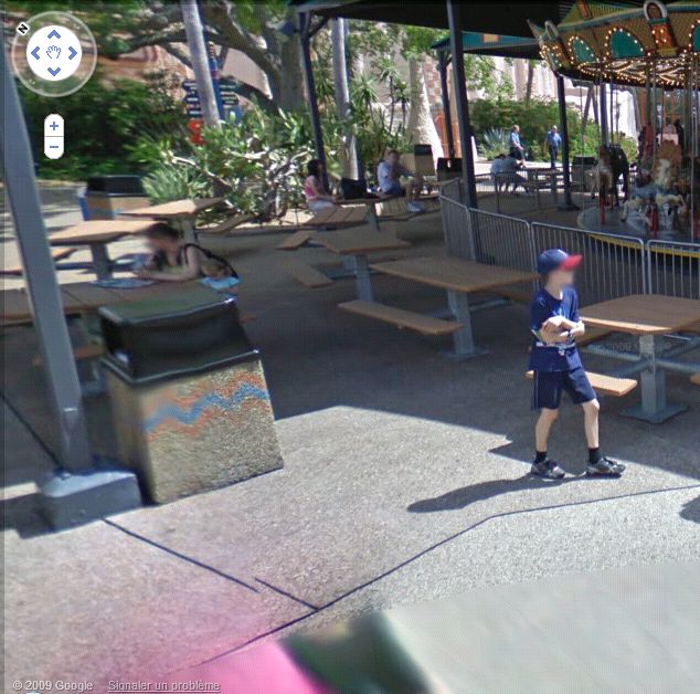 STREET VIEW : les gens en chaussettes noires ! - Page 3 Busch_23