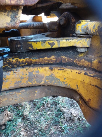 Casse de l'axe de direction Tractopelle John Deere 410 D de1975 20181217